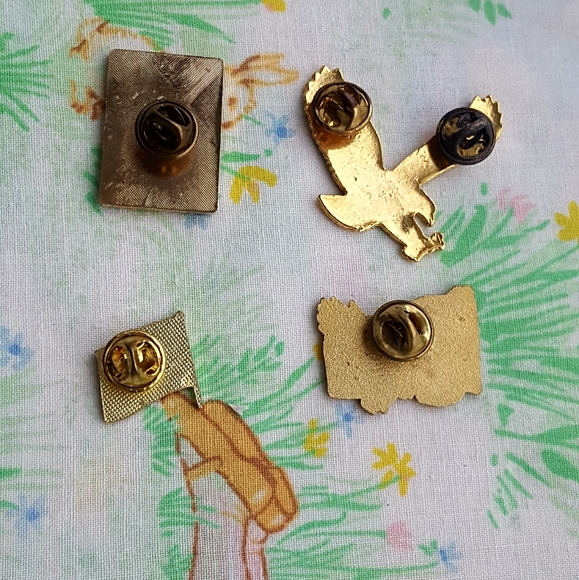 🌙Vtg 4 Patriot, American, POW MIA Pins - Picture 7 of 8